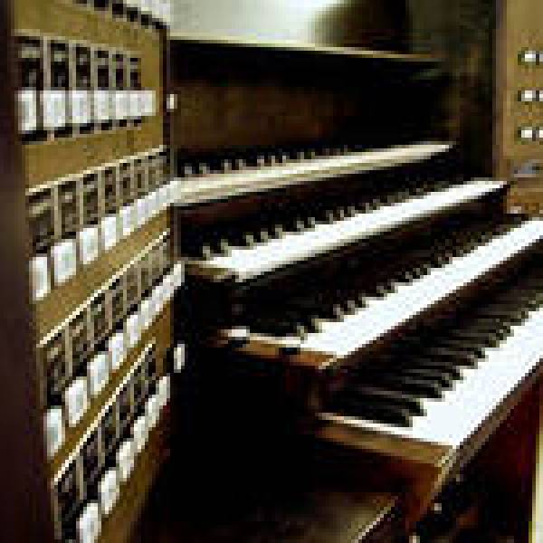 Музыкальный инструмент орган